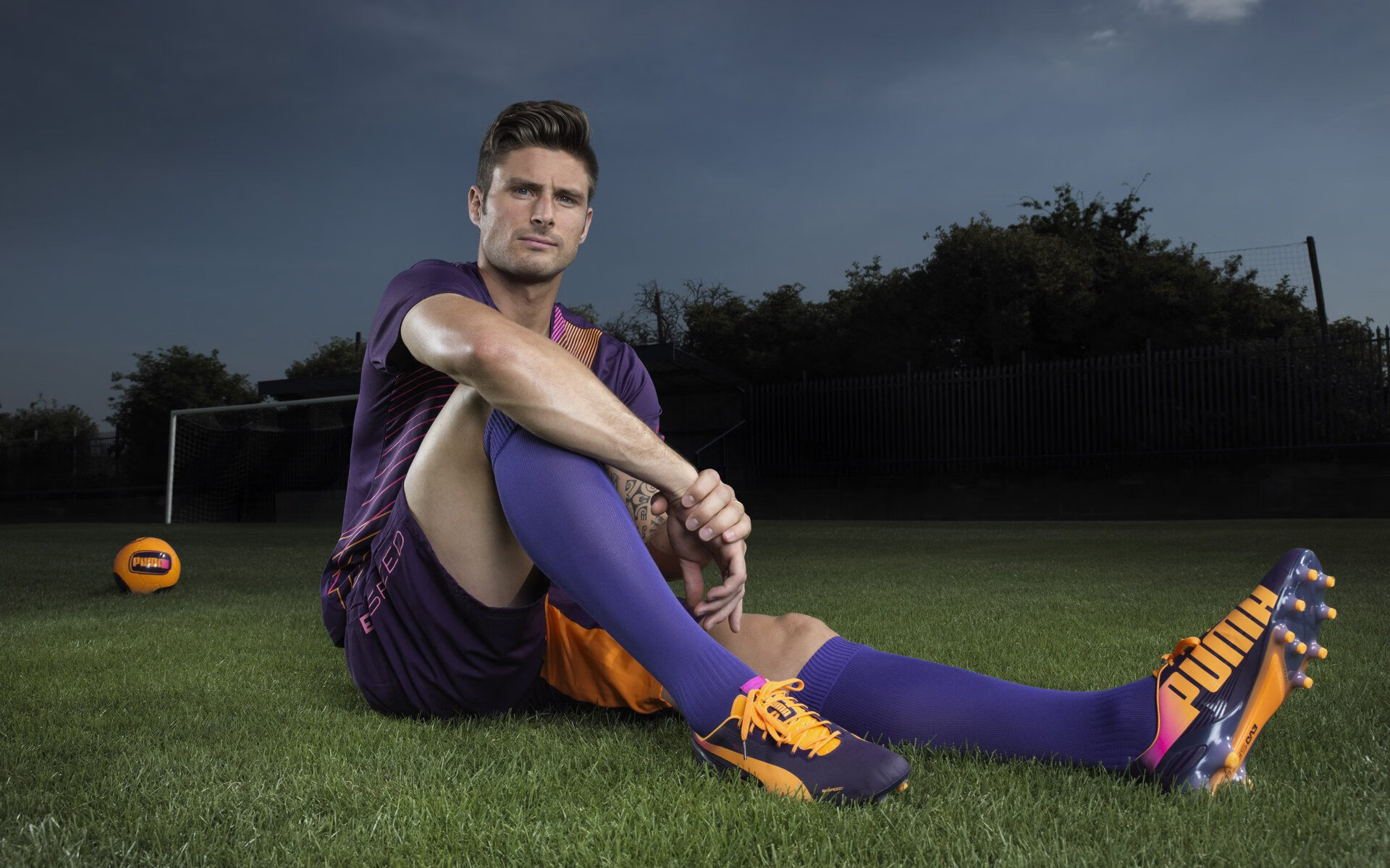 曼联两丢球暴露相同问题，一人防守遭痛批，曼联11秒遭闪击